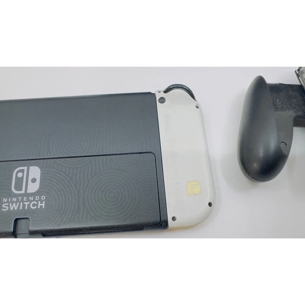 Nintendo Switch OLED - Zelda Tears of the Kingdom Edition. READ (Joy-Con issue)